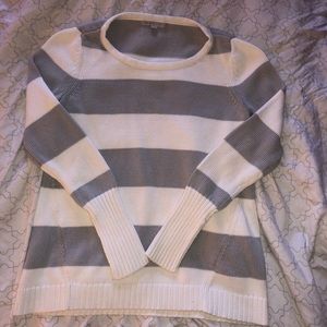 Gap sweater